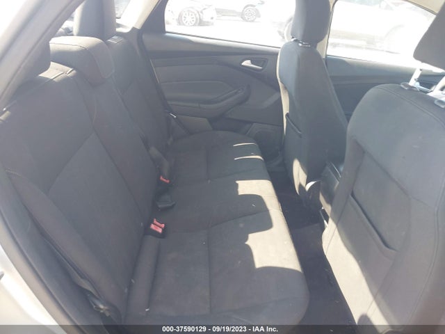 2015 FORD FOCUS SE VIN: 1FADP3F27FL204394