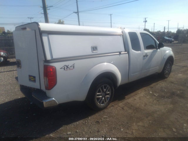 2015 NISSAN FRONTIER PRO-4X/SV VIN: 1N6AD0CW8FN707106