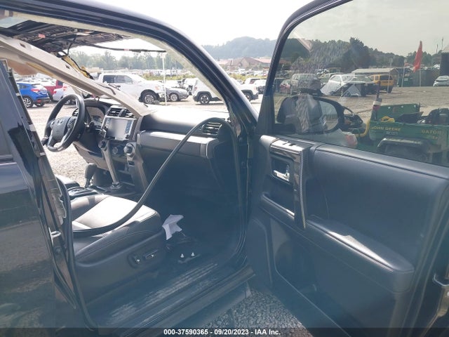 Toyota 4RUNNER SR5 2020 JTEBU5JR6L5785389 Image 5