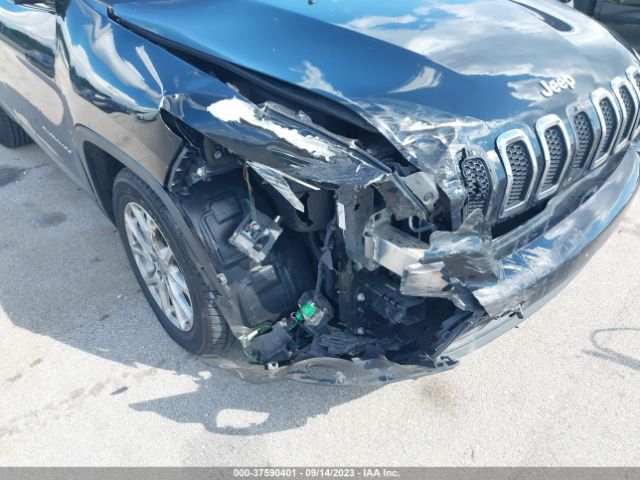 1C4PJLLB0JD518307 Jeep Cherokee Latitude Plus