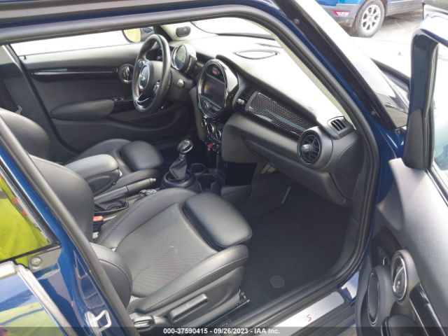 2018 MINI HARDTOP 4 DOOR COOPER S VIN: WMWXU3C59J2F51478