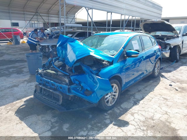 Ford FOCUS SE 2015 1FADP3K23FL312467 Image 2