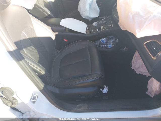 1C3CCCEG4GN158449 Chrysler 200 C