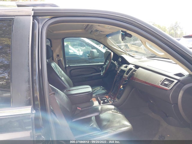 2007 CADILLAC ESCALADE ESV VIN: 1GYFK66877R185796