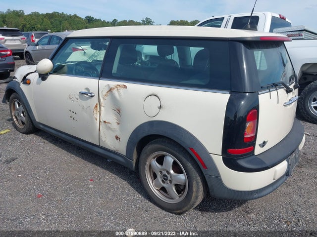 2010 MINI COOPER CLUBMAN WMWML3C54ATX51035 Photo 2