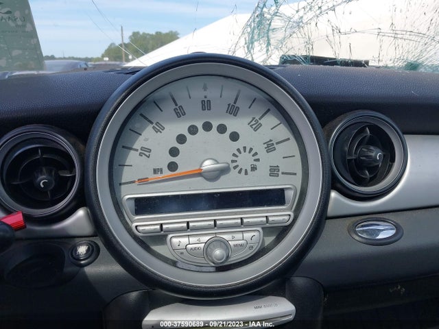 2010 MINI COOPER CLUBMAN WMWML3C54ATX51035 Photo 6