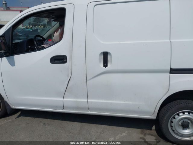 3N6CM0KN4HK717240 Nissan Nv200 Compact Cargo S