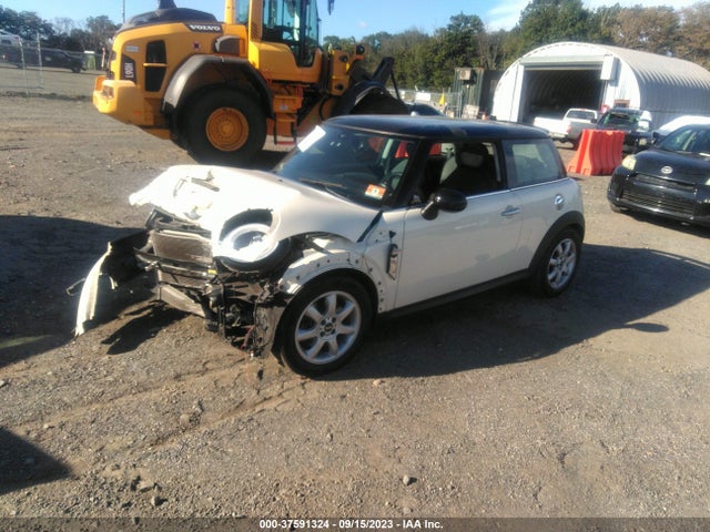2008 MINI COOPER HARDTOP WMWMF73558TT93890 Photo 1