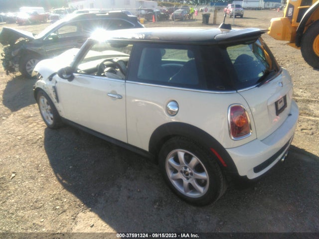 2008 MINI COOPER HARDTOP WMWMF73558TT93890 Photo 2