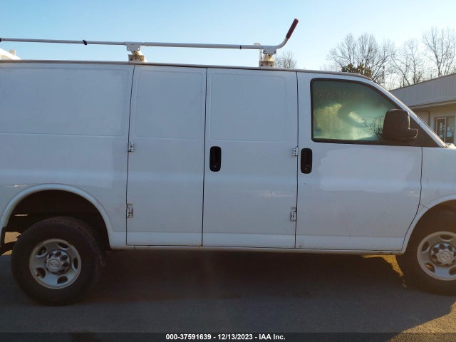 Chevrolet Express 2500 Work Van 2017 1GCWGAFF0H1249265 Image 13