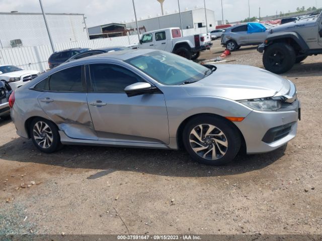 19XFC2F79JE015106 Honda Civic Sedan Ex