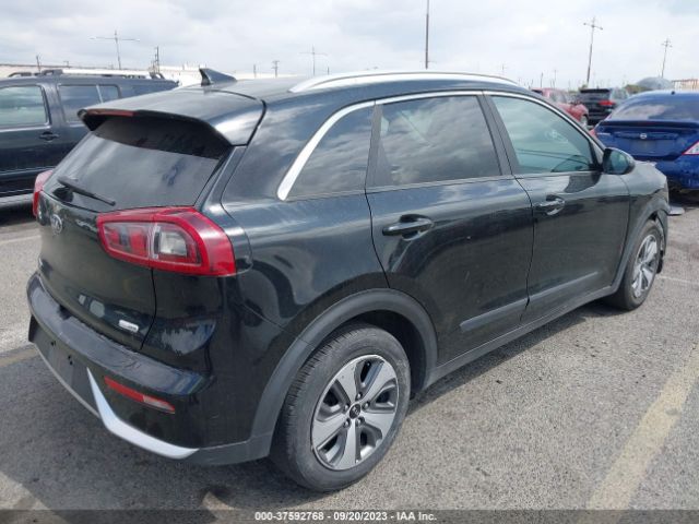 KNDCB3LC5K5265372 KIA NIRO LX
