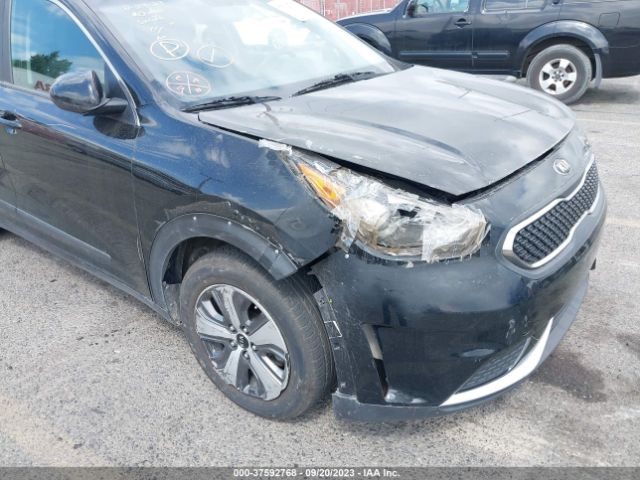 KNDCB3LC5K5265372 KIA NIRO LX