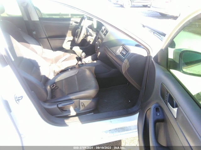 3VWD07AJ4EM403837 Volkswagen Jetta Sedan Se
