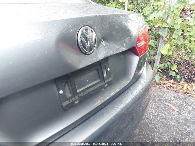 3VW2K7AJ9EM429853 Volkswagen Jetta Sedan S