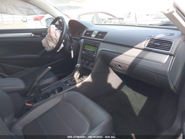 1VWAS7A39EC025272 Volkswagen Passat Wolfsburg Ed