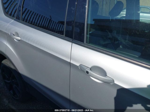 1FMCU9GD3KUA07613 Ford ESCAPE SE
