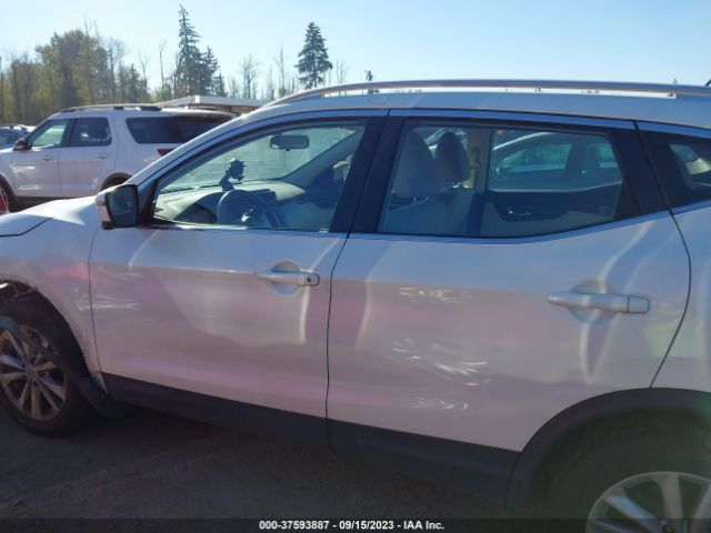 JN1BJ1CR4JW292436 Nissan Rogue Sport Sv