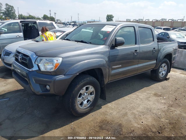 Toyota Tacoma Prerunner 2014 5TFJU4GNXEX054048 Image 2
