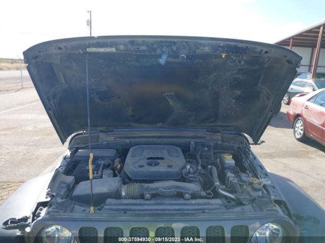 1C4HJXDN9KW682925 Jeep Wrangler Unlimited Sport S
