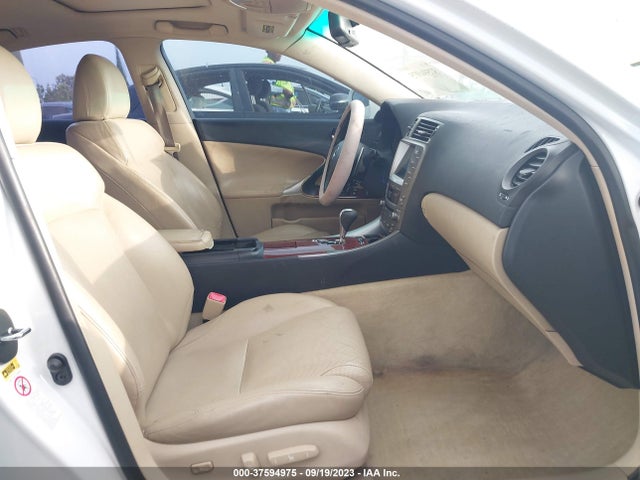 2007 LEXUS IS 350 VIN: JTHBE262072010037