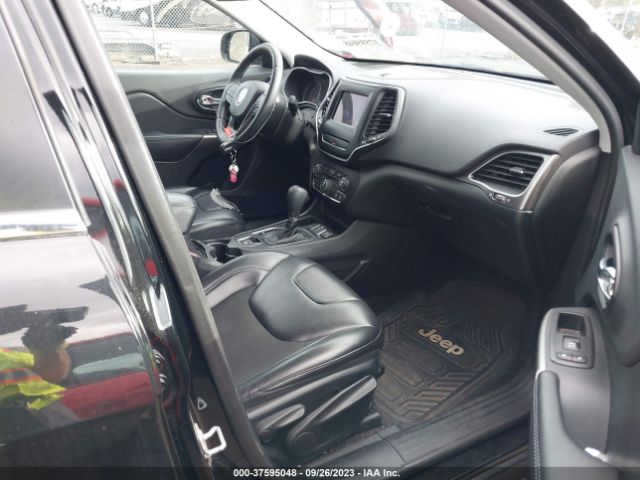 1C4PJLLBXKD207811 Jeep Cherokee Latitude Plus