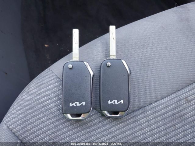 KNDCB3LC3N5532013 KIA NIRO LX