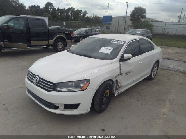 1VWBT7A35FC022145 Volkswagen Passat 1.8t Se