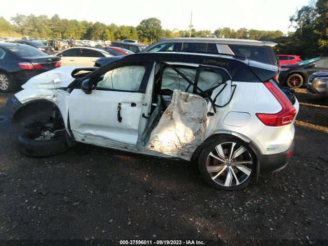 2021 Volvo XC40, VIN: YV4ED3UR3M2523962