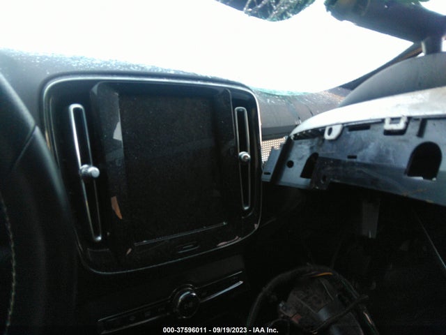 2021 Volvo XC40, VIN: YV4ED3UR3M2523962