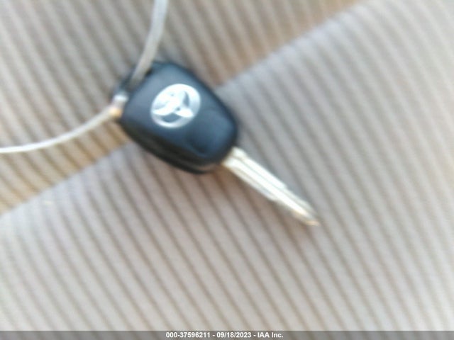 Toyota RAV4 LE 2014 JTMBFREV6ED065063 Image 11