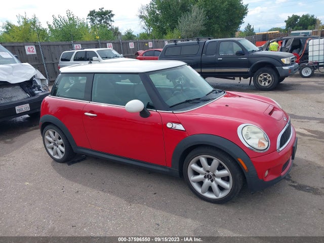 2007 MINI COOPER HARDTOP S VIN: WMWMF73517TL83856