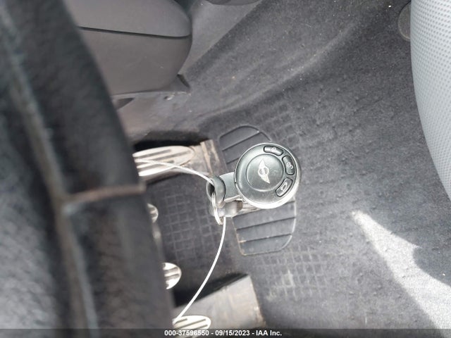 2007 MINI COOPER HARDTOP S VIN: WMWMF73517TL83856