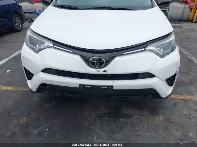 Toyota RAV4 LE 2017 JTMZFREV1HJ143463 Image 12