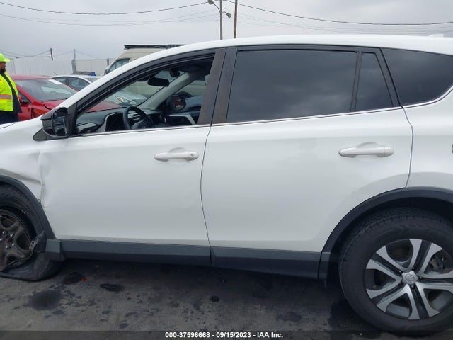 Toyota RAV4 LE 2017 JTMZFREV1HJ143463 Image 14