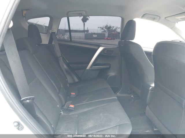 Toyota RAV4 LE 2017 JTMZFREV1HJ143463 Image 8
