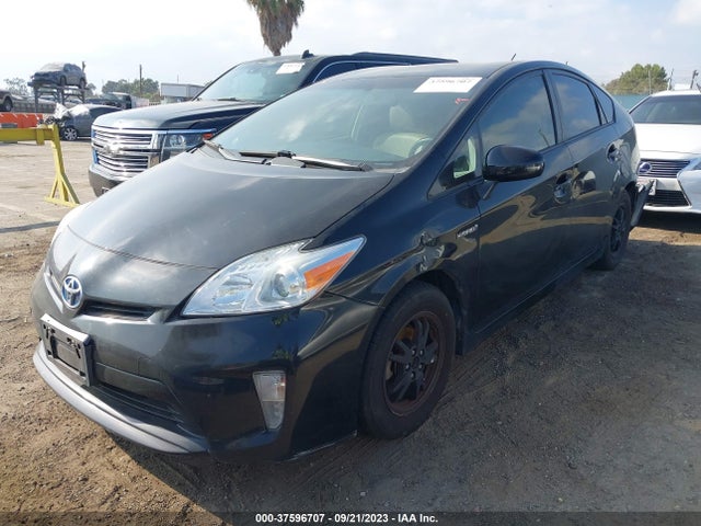 Toyota Prius Four 2015 JTDKN3DU1F0440195 Image 2