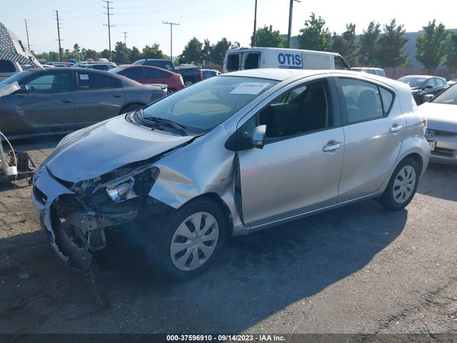 Toyota Prius C One/three/two/four 2014 JTDKDTB39E1569744 Image 2