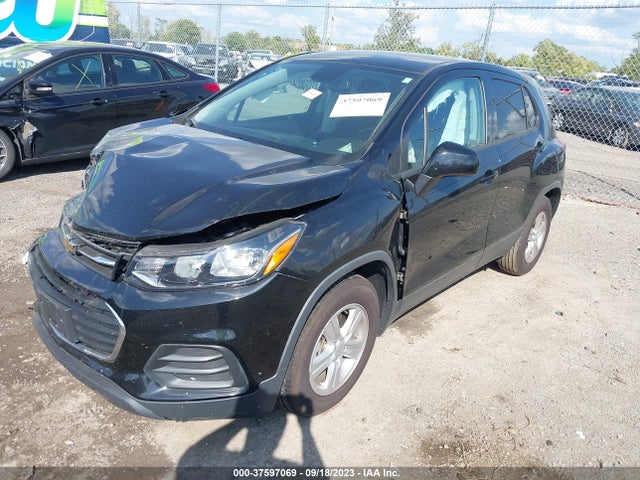 Chevrolet TRAX LS 2019 3GNCJKSB2KL320776 Image 2