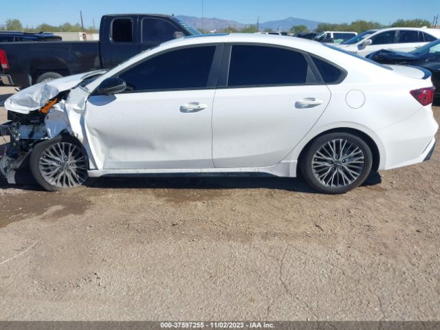 3KPF54AD2PE604980 KIA Forte Gt-line