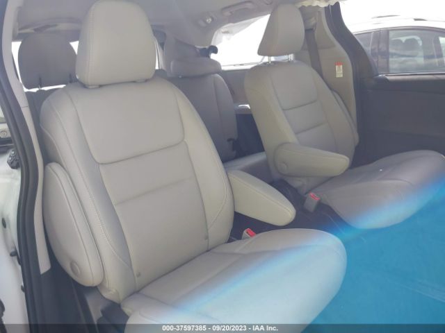 5TDDZ3DC9LS251209 Toyota SIENNA XLE