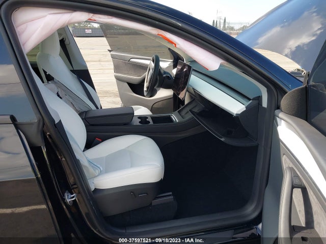 Tesla Model Y Long Range 2023 7SAYGDEEXPA104744 Image 12