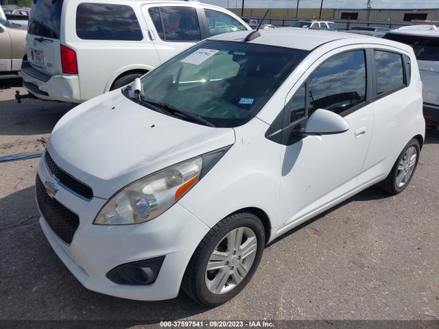 Chevrolet Spark Lt 2015 KL8CD6S92FC719847 Image 2