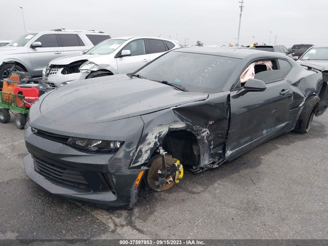 Chevrolet Camaro 1lt 2018 1G1FB1RX9J0162083 Image 2