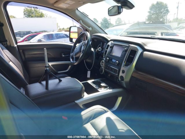 1N6AA1E57HN528321 Nissan Titan Sl