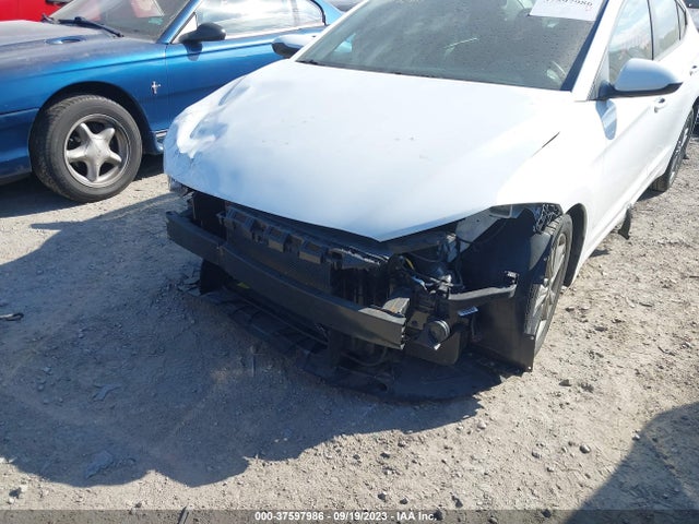 2018 HYUNDAI ELANTRA SEL VIN: 5NPD84LF8JH337327