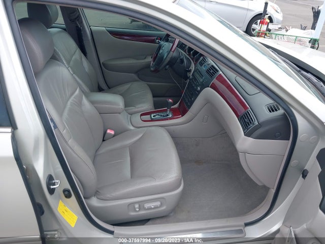 2004 LEXUS ES 330 VIN: JTHBA30G645047870