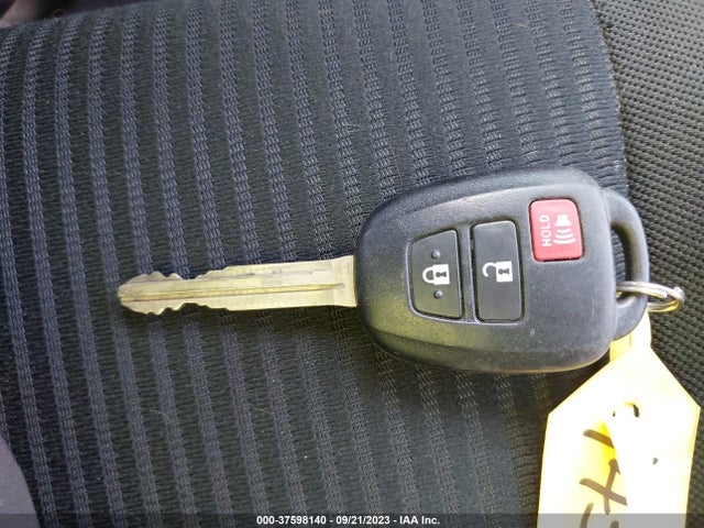 Toyota RAV4 LE 2017 2T3BFREV0HW567462 Image 11