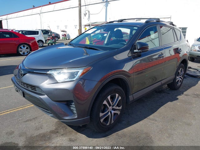 Toyota RAV4 LE 2017 2T3BFREV0HW567462 Image 2