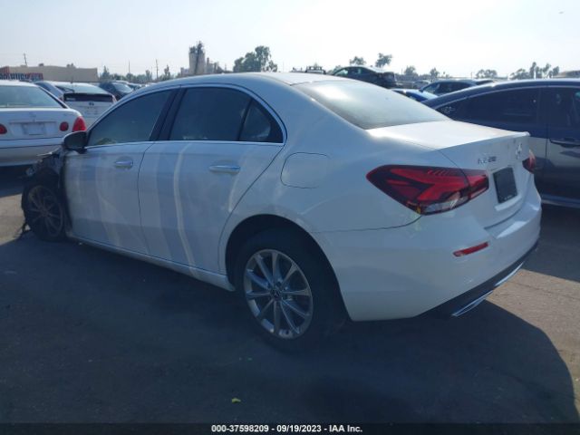 WDD3G4EB5KW024231 Mercedes-Benz A 220